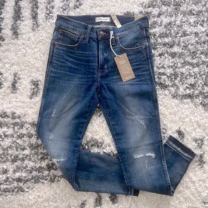 NWT Madewell Petite Mid-Rise Skinny Jeans in York Wash: Rip and Repair Edition